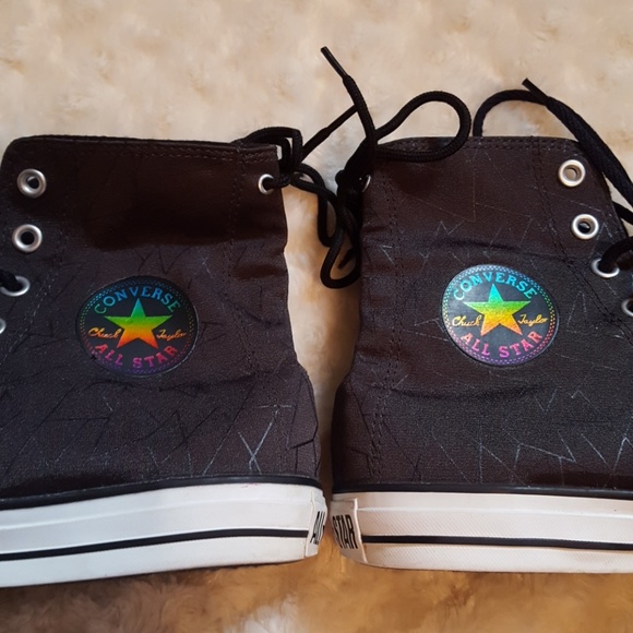 converse black rainbow star